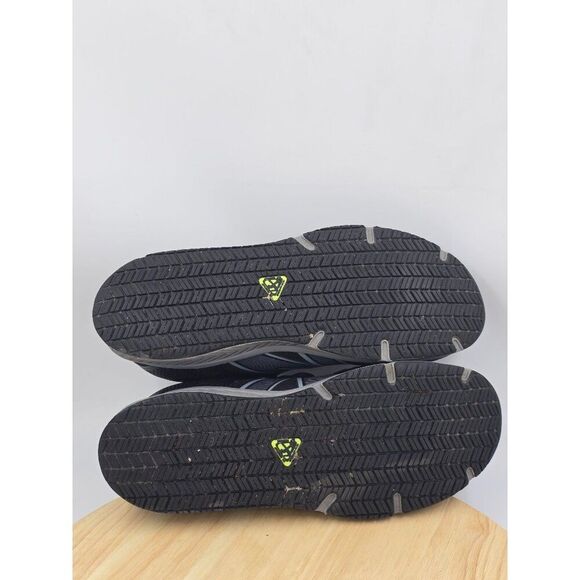 Athletic_Shoes